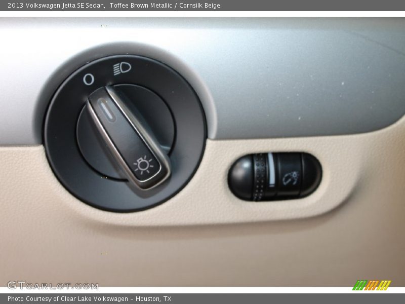 Toffee Brown Metallic / Cornsilk Beige 2013 Volkswagen Jetta SE Sedan