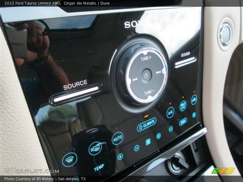 Controls of 2013 Taurus Limited AWD