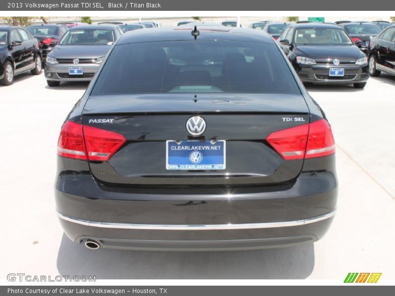 Black / Titan Black 2013 Volkswagen Passat TDI SEL