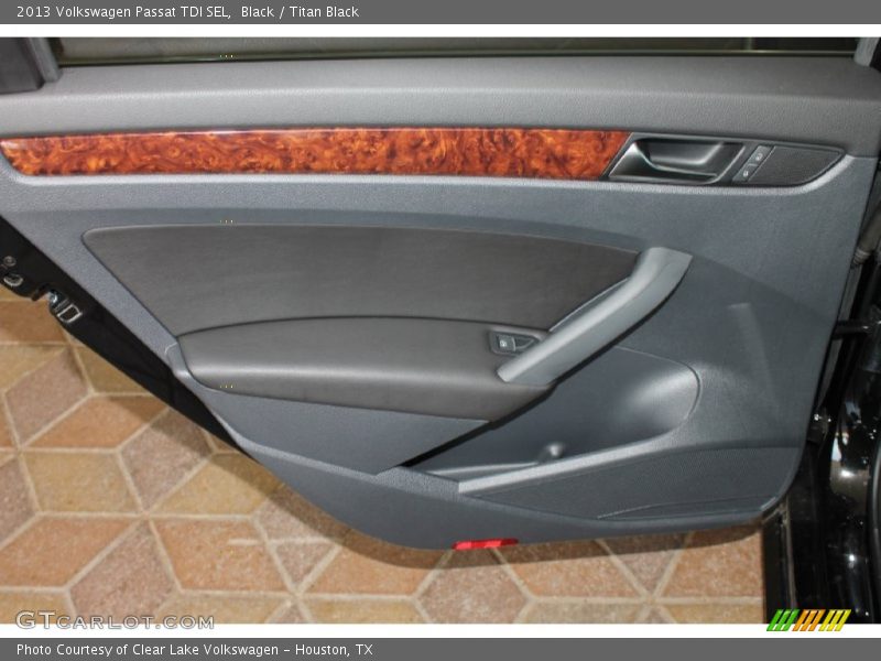 Black / Titan Black 2013 Volkswagen Passat TDI SEL