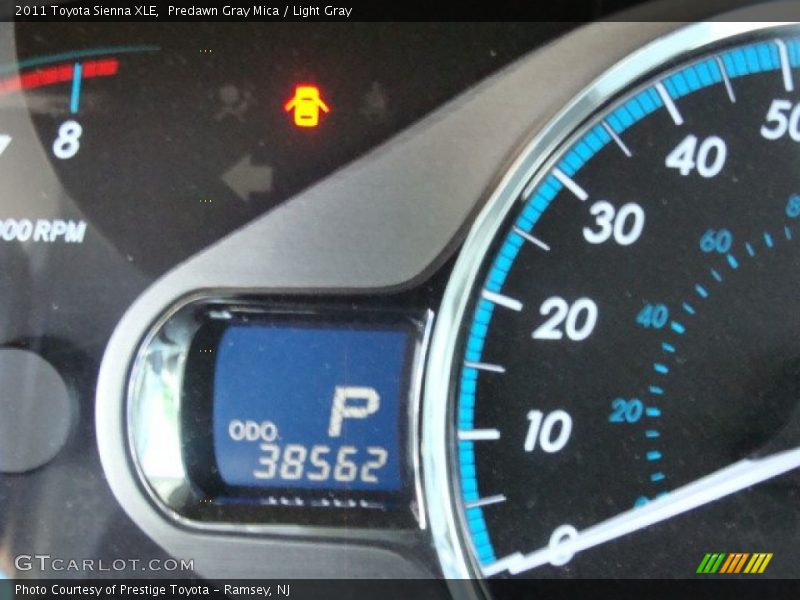 Predawn Gray Mica / Light Gray 2011 Toyota Sienna XLE