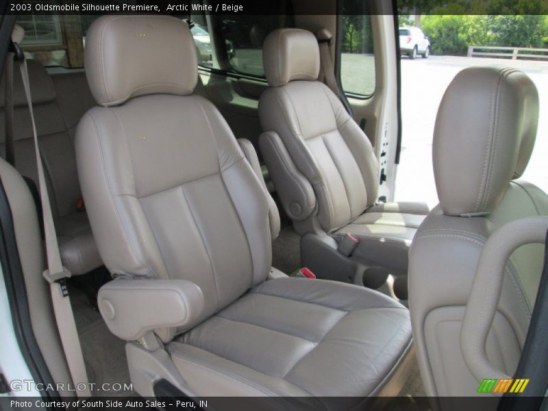 Arctic White / Beige 2003 Oldsmobile Silhouette Premiere
