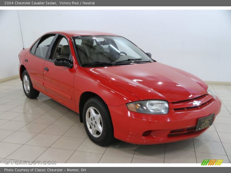 Victory Red / Neutral 2004 Chevrolet Cavalier Sedan