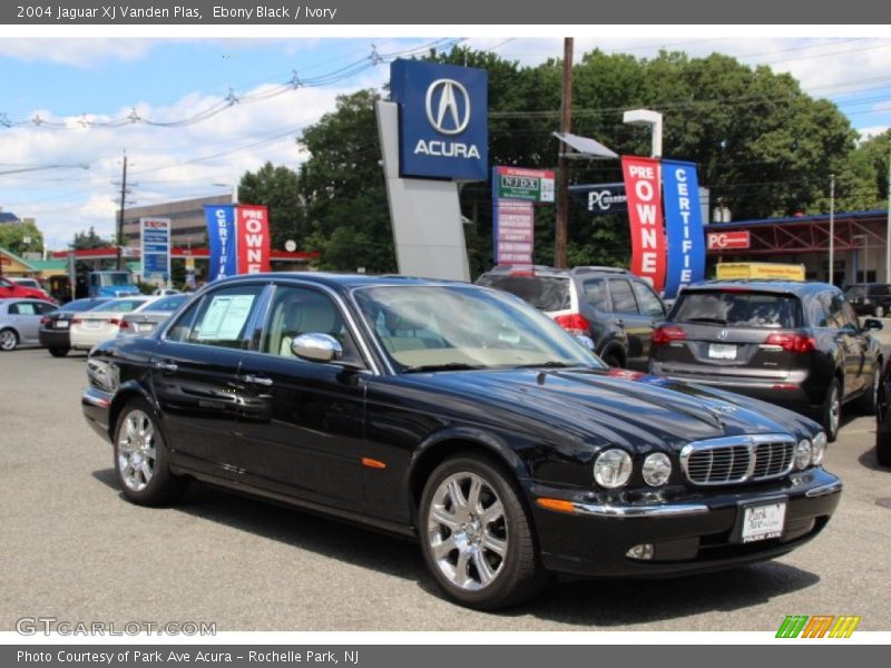 Ebony Black / Ivory 2004 Jaguar XJ Vanden Plas
