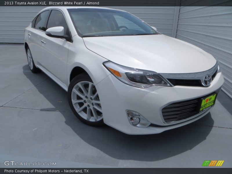Blizzard White Pearl / Almond 2013 Toyota Avalon XLE