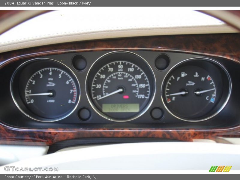 Ebony Black / Ivory 2004 Jaguar XJ Vanden Plas