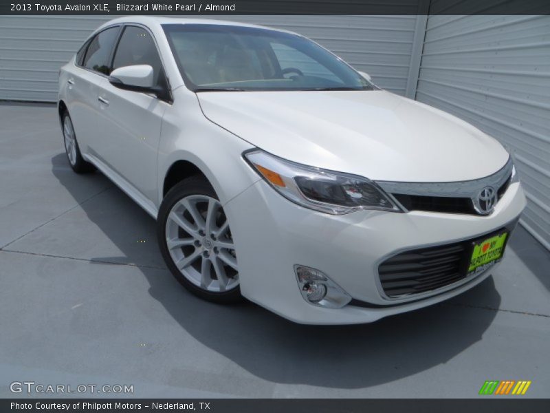 Blizzard White Pearl / Almond 2013 Toyota Avalon XLE