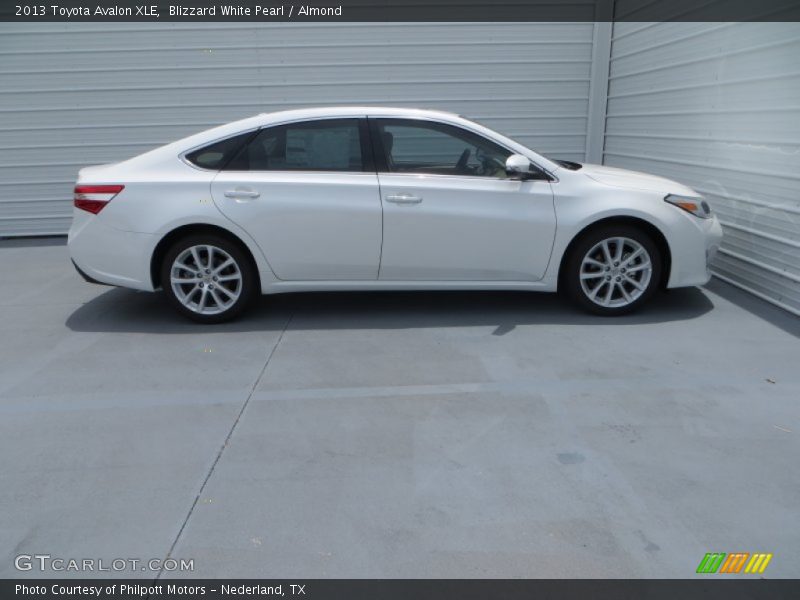 Blizzard White Pearl / Almond 2013 Toyota Avalon XLE