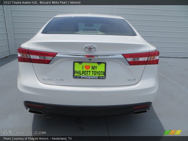 Blizzard White Pearl / Almond 2013 Toyota Avalon XLE