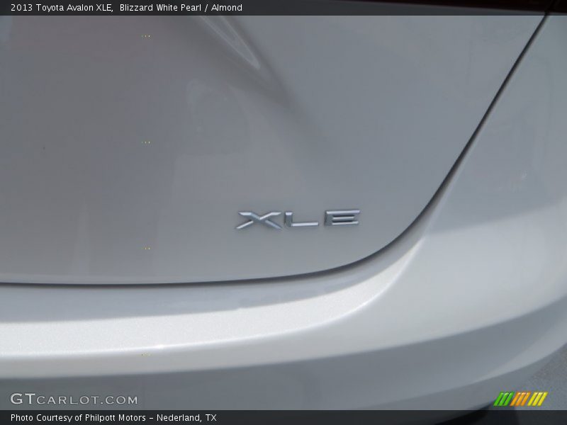 Blizzard White Pearl / Almond 2013 Toyota Avalon XLE