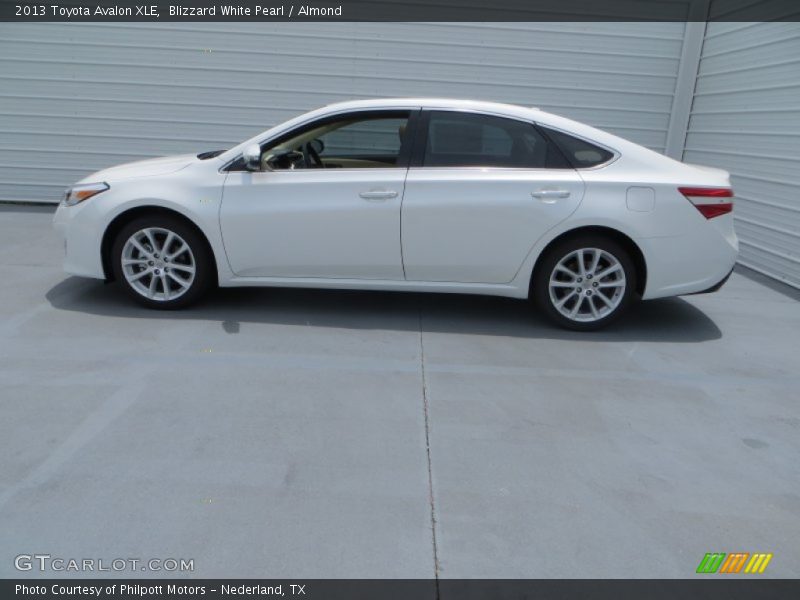 Blizzard White Pearl / Almond 2013 Toyota Avalon XLE