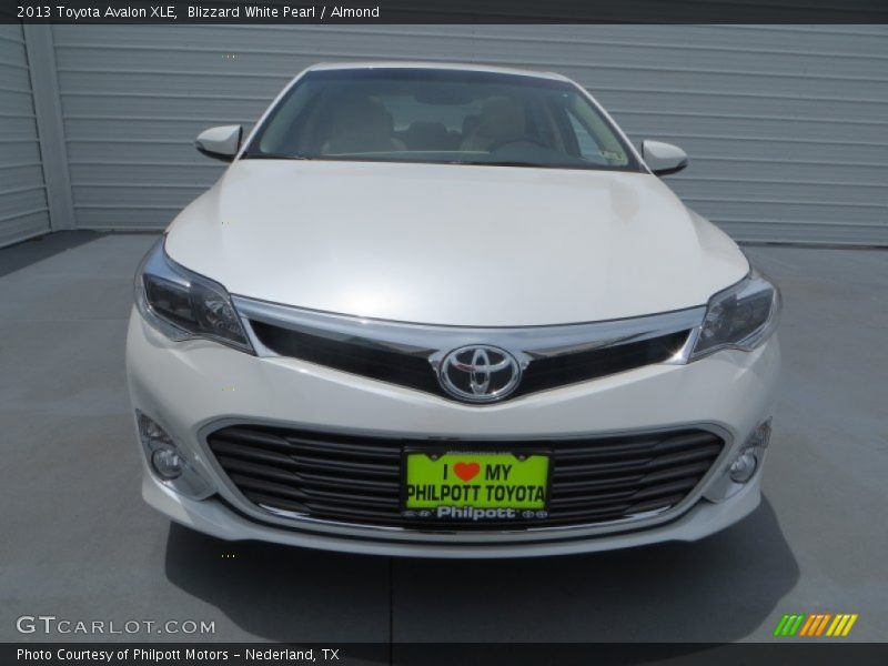 Blizzard White Pearl / Almond 2013 Toyota Avalon XLE