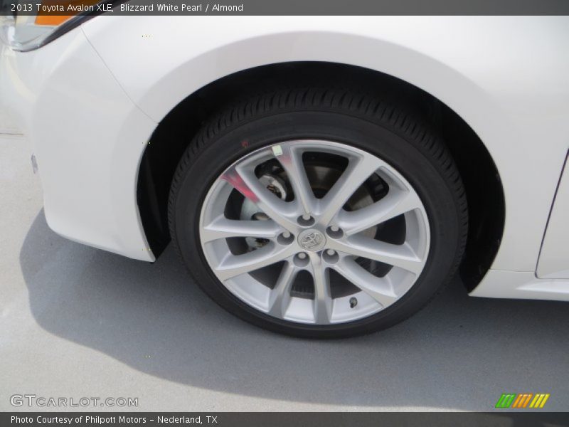 Blizzard White Pearl / Almond 2013 Toyota Avalon XLE