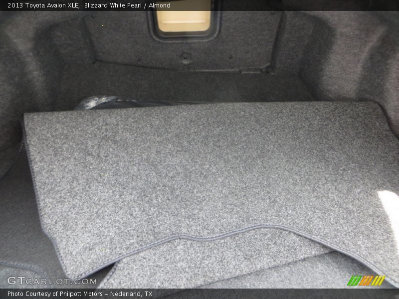 Blizzard White Pearl / Almond 2013 Toyota Avalon XLE