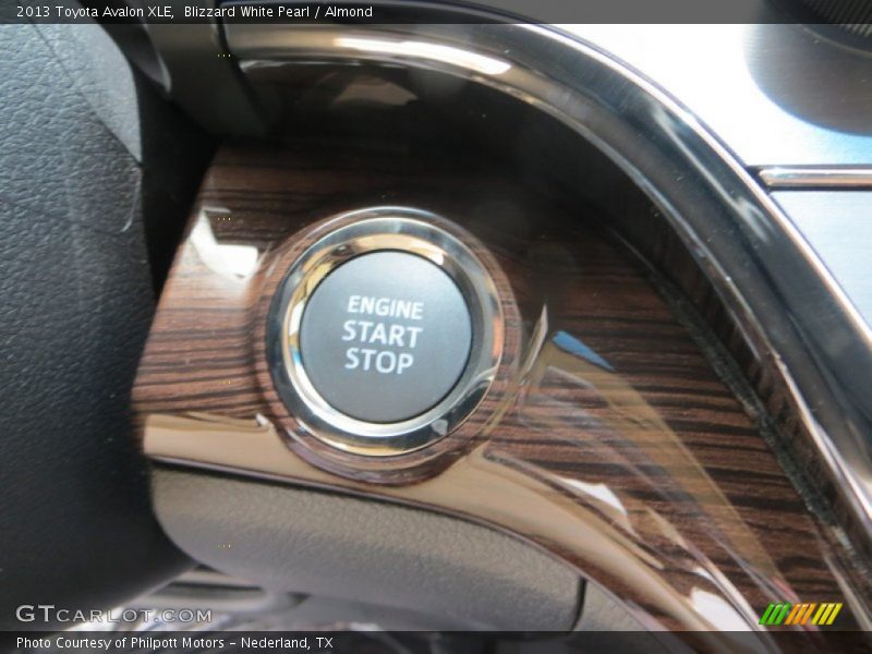 Blizzard White Pearl / Almond 2013 Toyota Avalon XLE