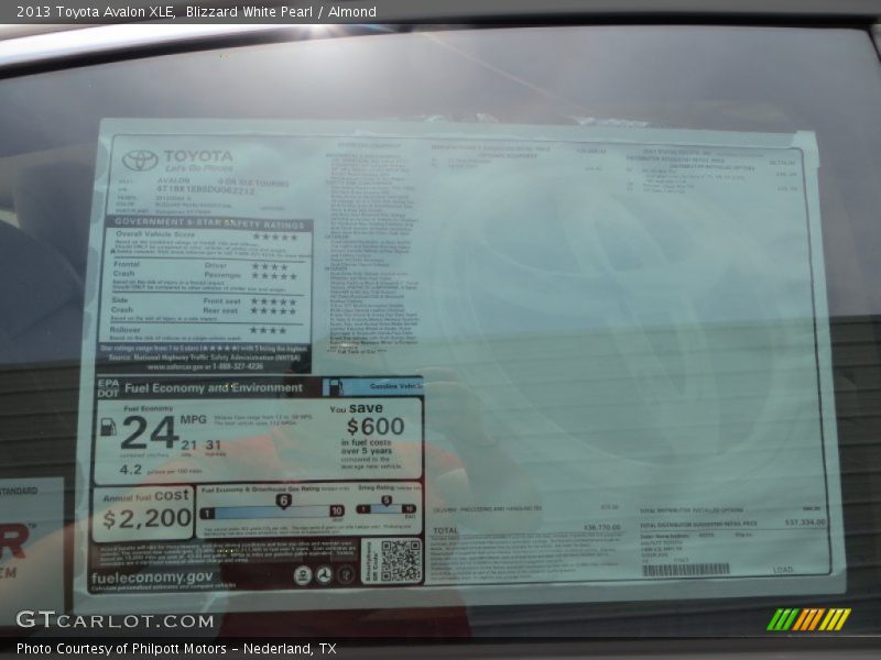 Blizzard White Pearl / Almond 2013 Toyota Avalon XLE