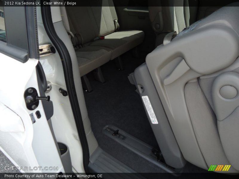 Clear White / Beige 2012 Kia Sedona LX