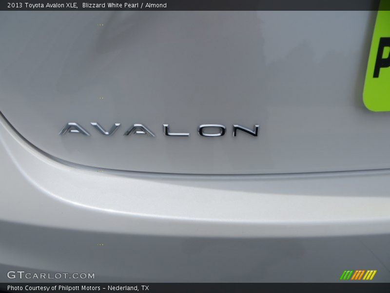 Blizzard White Pearl / Almond 2013 Toyota Avalon XLE