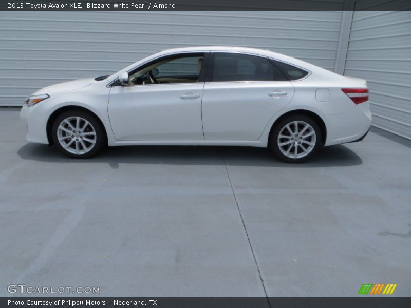 Blizzard White Pearl / Almond 2013 Toyota Avalon XLE