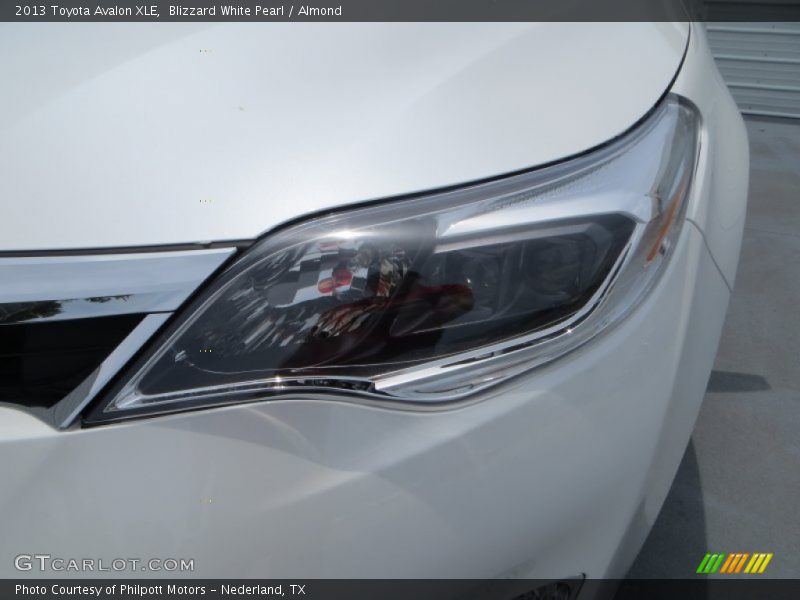 Blizzard White Pearl / Almond 2013 Toyota Avalon XLE