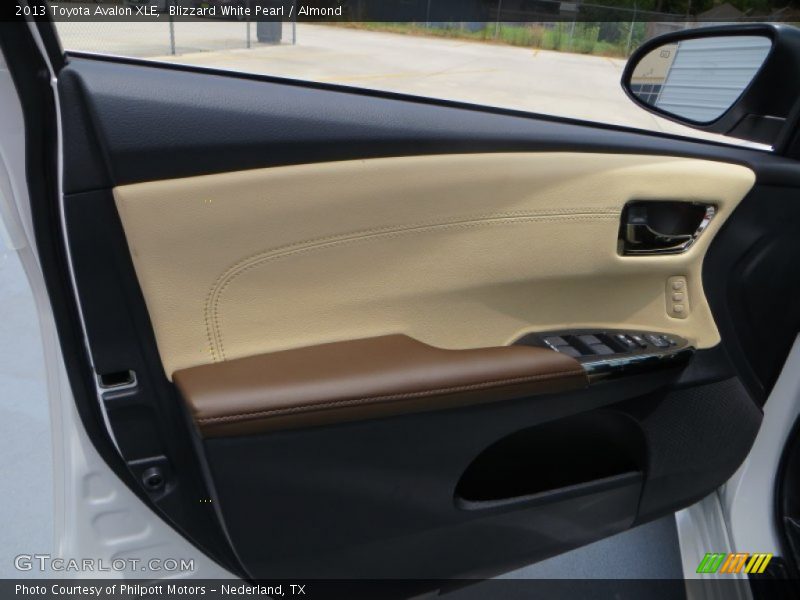 Blizzard White Pearl / Almond 2013 Toyota Avalon XLE