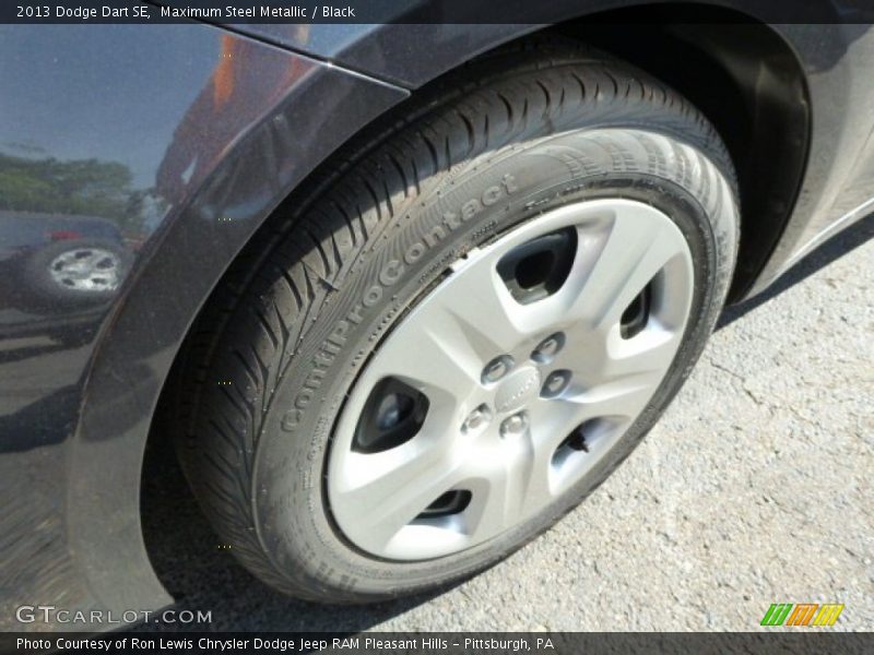 Maximum Steel Metallic / Black 2013 Dodge Dart SE