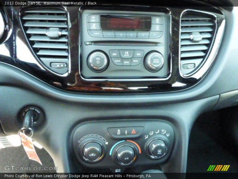 Maximum Steel Metallic / Black 2013 Dodge Dart SE