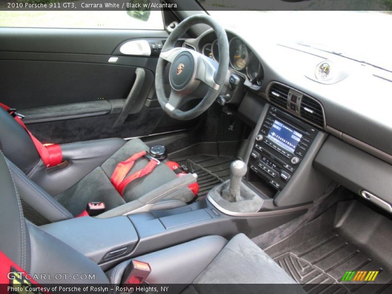 Dashboard of 2010 911 GT3