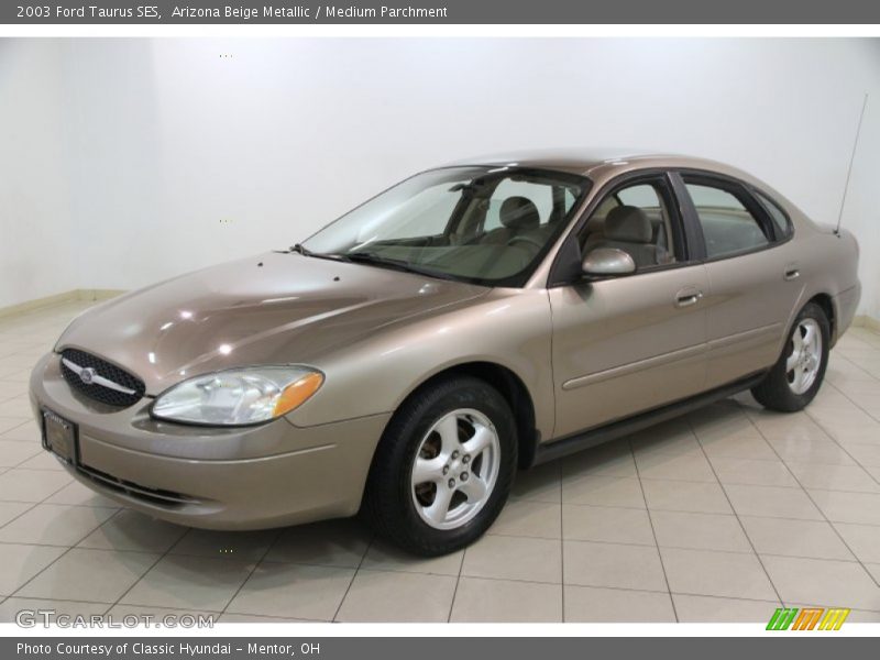 Front 3/4 View of 2003 Taurus SES