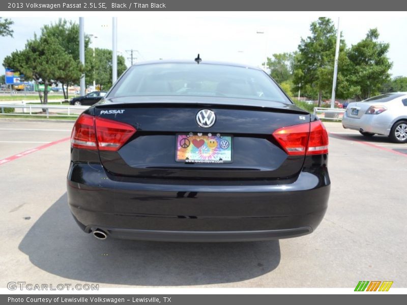 Black / Titan Black 2013 Volkswagen Passat 2.5L SE