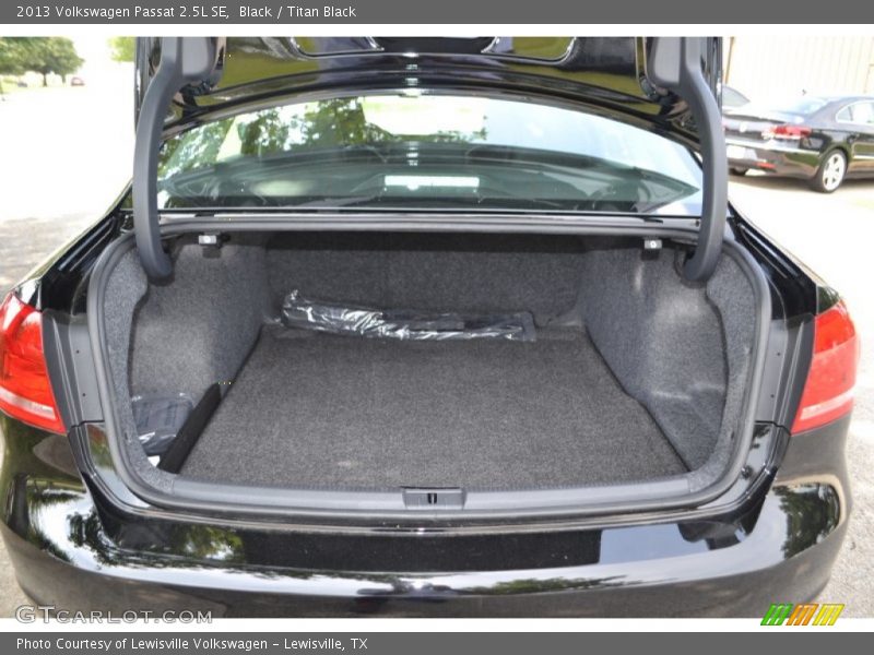 Black / Titan Black 2013 Volkswagen Passat 2.5L SE