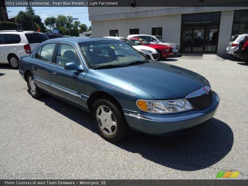 Pearl Blue Metallic / Light Parchment 2001 Lincoln Continental