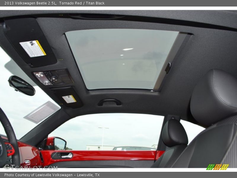 Tornado Red / Titan Black 2013 Volkswagen Beetle 2.5L
