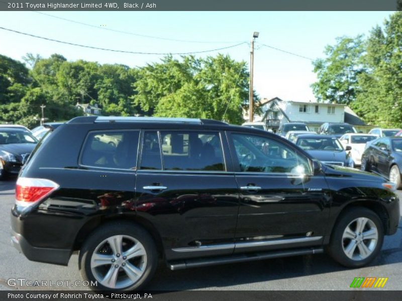 Black / Ash 2011 Toyota Highlander Limited 4WD