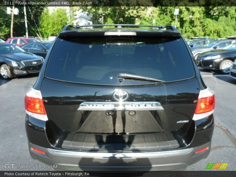 Black / Ash 2011 Toyota Highlander Limited 4WD