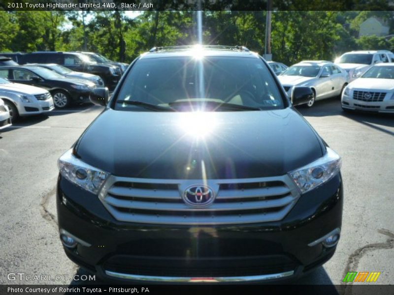 Black / Ash 2011 Toyota Highlander Limited 4WD