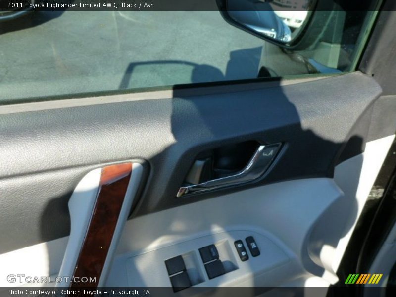 Black / Ash 2011 Toyota Highlander Limited 4WD