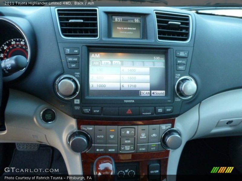 Black / Ash 2011 Toyota Highlander Limited 4WD