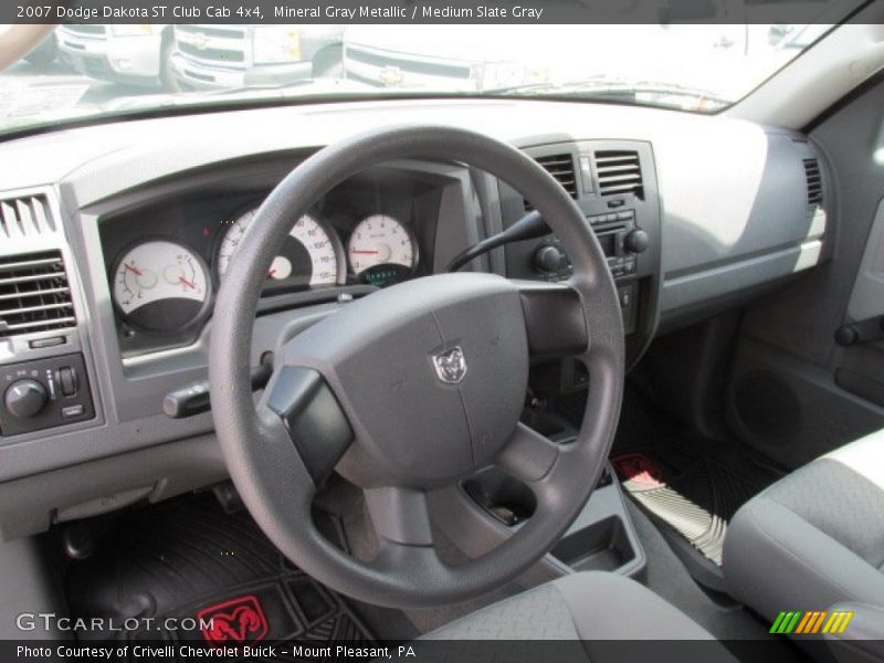 Mineral Gray Metallic / Medium Slate Gray 2007 Dodge Dakota ST Club Cab 4x4