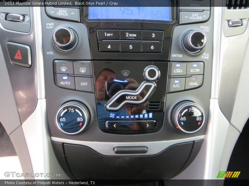 Black Onyx Pearl / Gray 2013 Hyundai Sonata Hybrid Limited
