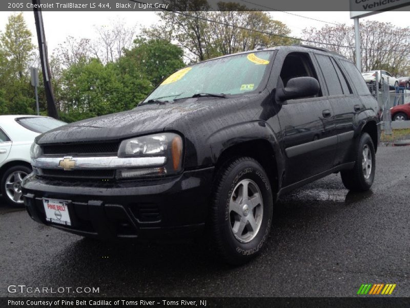 Black / Light Gray 2005 Chevrolet TrailBlazer LS 4x4