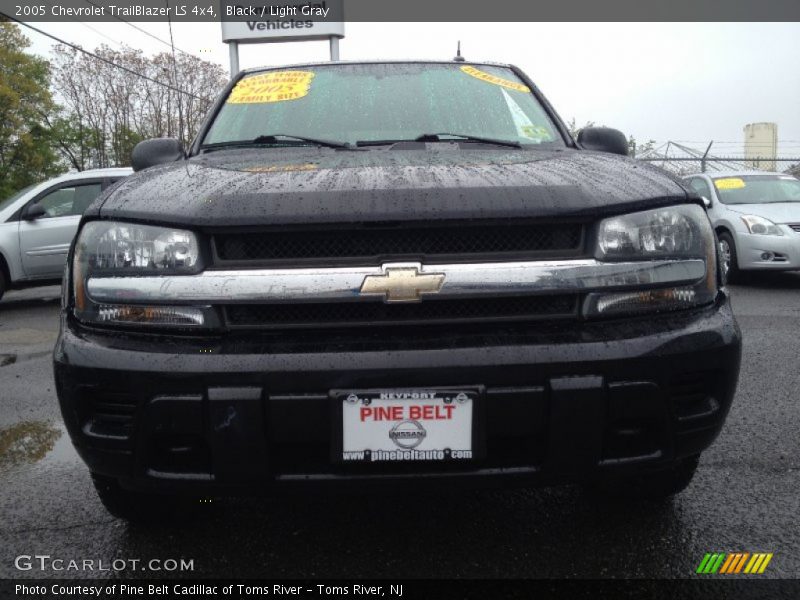 Black / Light Gray 2005 Chevrolet TrailBlazer LS 4x4