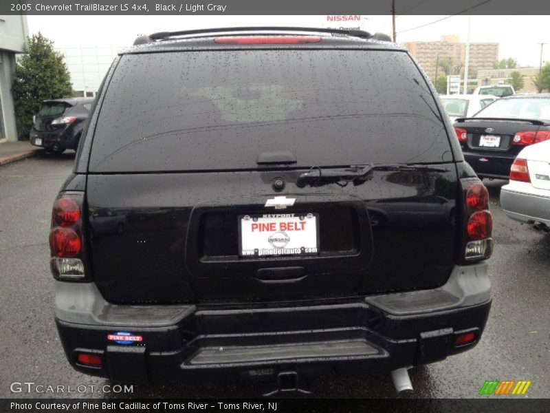 Black / Light Gray 2005 Chevrolet TrailBlazer LS 4x4