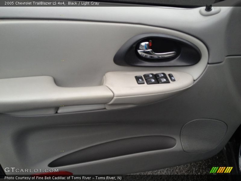 Black / Light Gray 2005 Chevrolet TrailBlazer LS 4x4