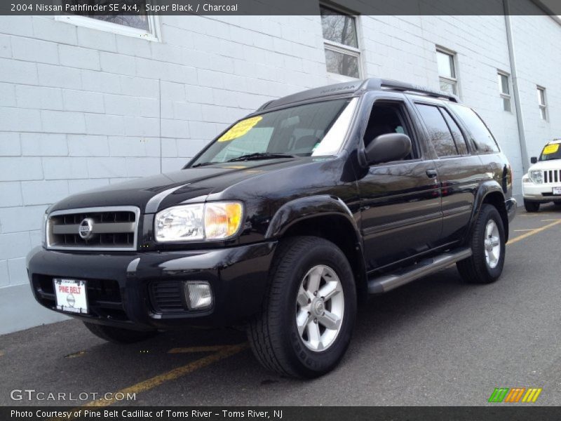 Super Black / Charcoal 2004 Nissan Pathfinder SE 4x4