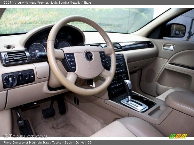 Dashboard of 2005 Montego Premier