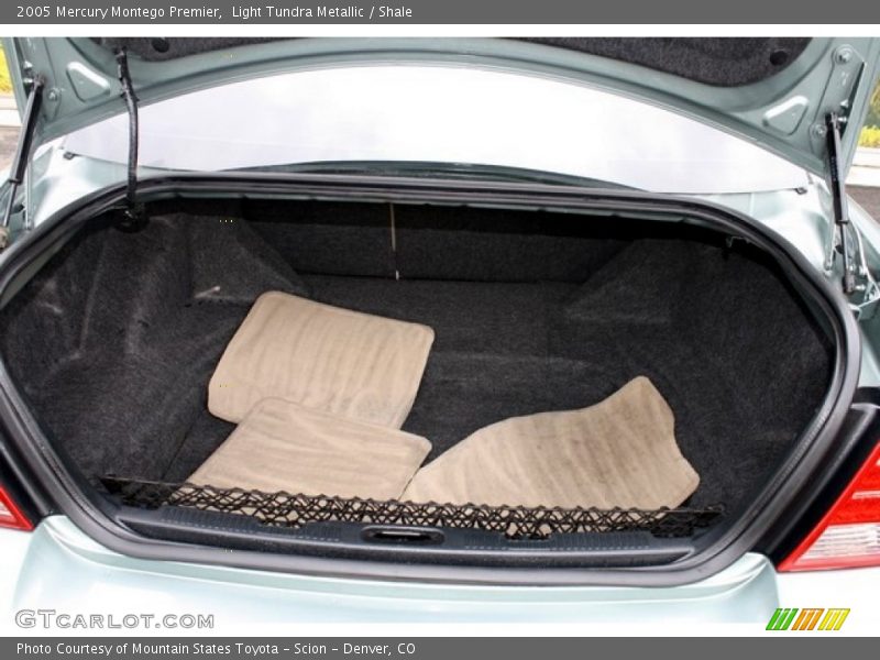  2005 Montego Premier Trunk