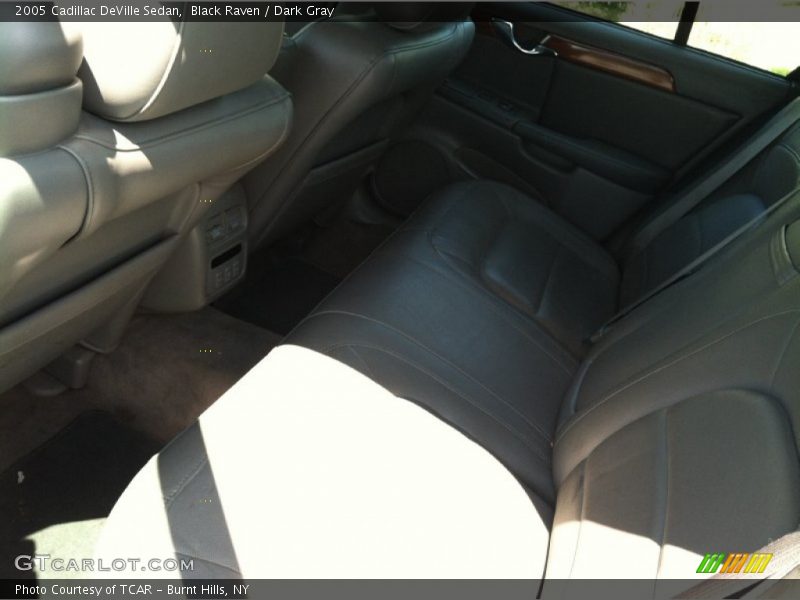 Black Raven / Dark Gray 2005 Cadillac DeVille Sedan
