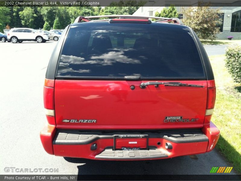 Victory Red / Graphite 2002 Chevrolet Blazer LS 4x4