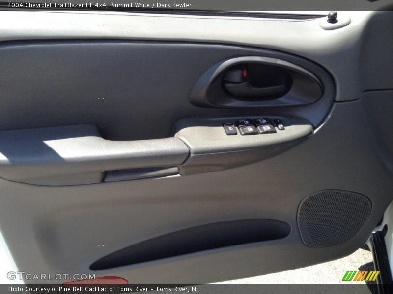 Summit White / Dark Pewter 2004 Chevrolet TrailBlazer LT 4x4